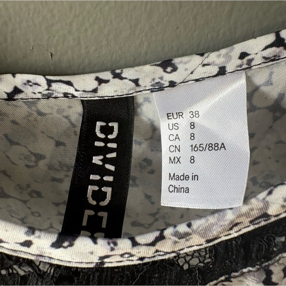 Divided, size 8 Elegant silky Black and White Lace Trim Nightgown slip - Picture 2 of 5